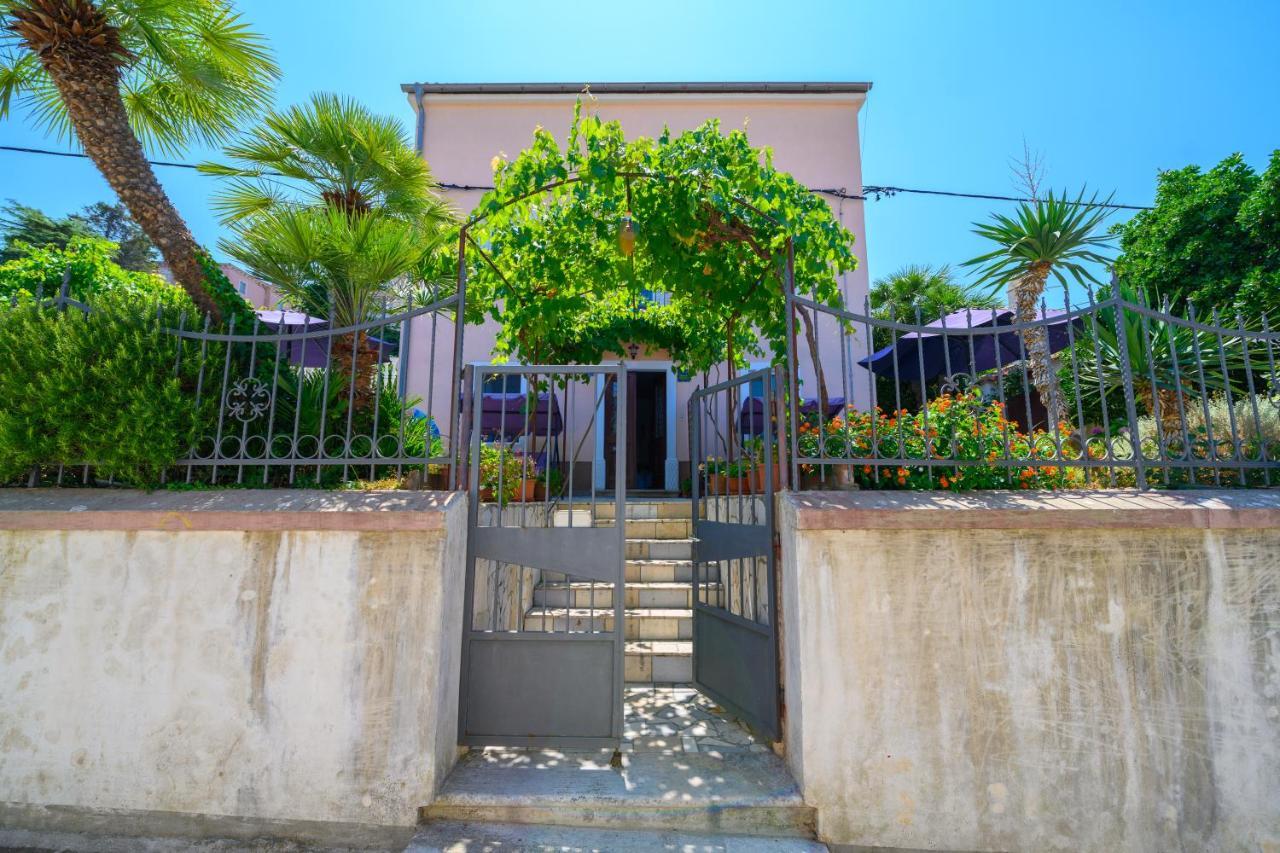 Apartmani Loreta Mali Losinj Bagian luar foto