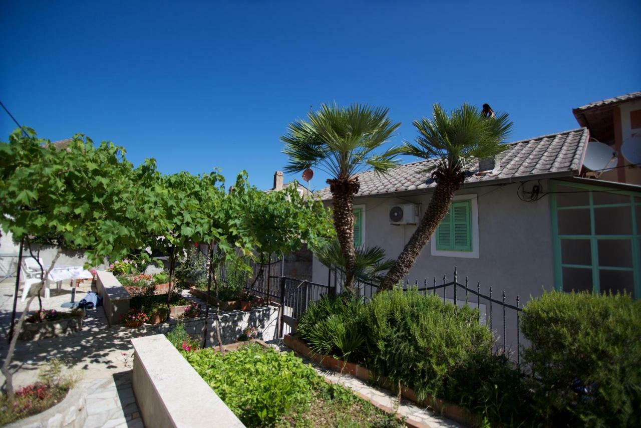 Apartmani Loreta Mali Losinj Bagian luar foto
