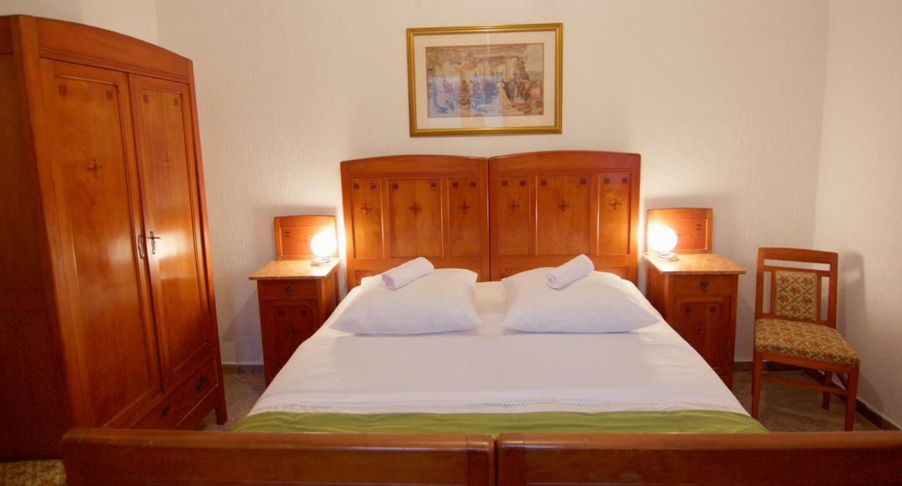 Apartmani Loreta Mali Losinj Bagian luar foto
